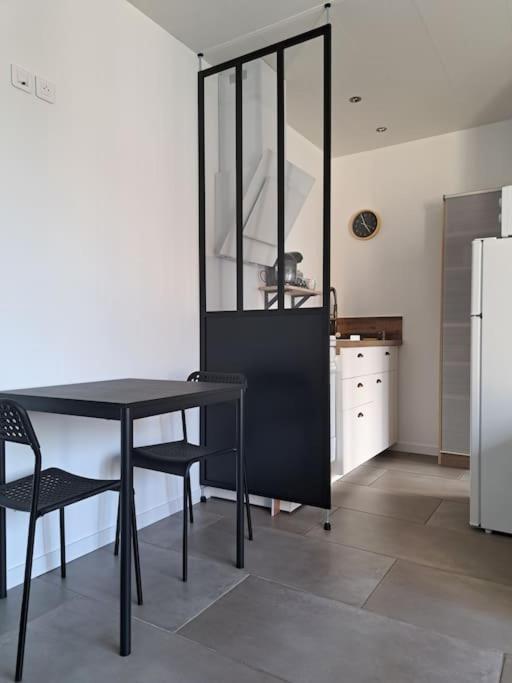 Studio Dans Maison Avec Jardin Et Balcon, Au Calme Sérézin-du-Rhône Exterior foto